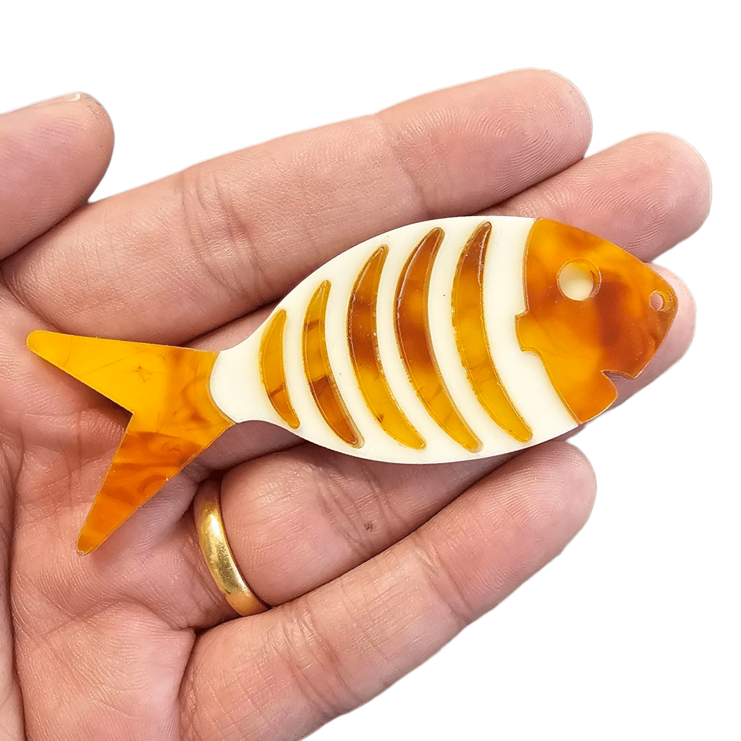 PINGENTE PEIXE ACRILICO - 79,3MM X 32MM - UND