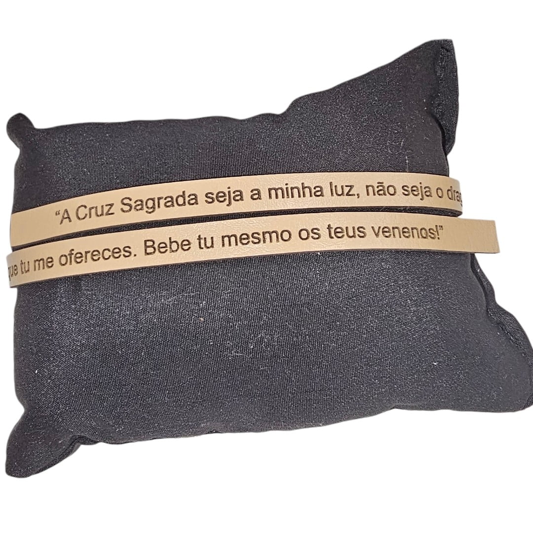 TIRA COURO ORAÇÃO SÃO BENTO - 34CM X 0,8CM - UND  