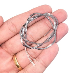 Fio de Hematita Prateada Retangular para Montagem - 3,0MM X 1,5MM - UND Fio de Hematita Prateada Retangular para Montagem - 3,0MM X 1,5MM - UND