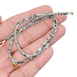 FIO HEMATITA CUBO ACHATADO LAPIDADO - 2,9MM X 1,7MM - UND FIO HEMATITA CUBO ACHATADO LAPIDADO - 2,9MM X 1,7MM - UND