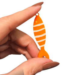 PINGENTE ACRILICO PEIXE - FAIXA - 49,7MM X 12,6MM - UND