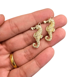 PINGENTE CAVALO MARINHO - MM5189 - 3MM X 14,5MM - C/2 PINGENTE CAVALO MARINHO - MM5189 - 3MM X 14,5MM - C/2