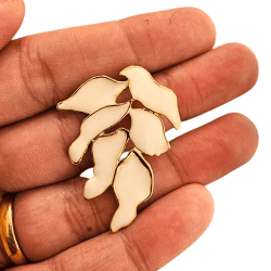 PINGENTE ESMALTADO  FOLHA - 44,4MM X 32,5MM - DOURADO - UND