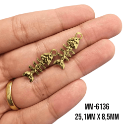 PINGENTE ESPINHA DE PEIXE - MM6136 - 25,1MM X 8,5MM - C/2 PINGENTE ESPINHA DE PEIXE - MM6136 - 25,1MM X 8,5MM - C/2