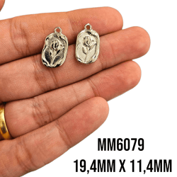 PINGENTE FLOR - MM6079 - 19,4MM X 11,4MM - C/2