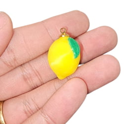 PINGENTE FRUTA - DOURADO - 30MM - UND