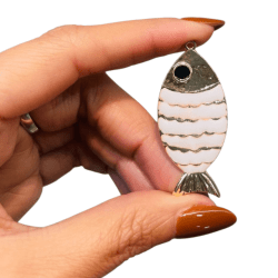 PINGENTE PEIXE BARRIGUDINHO ESMALTADO - 47MM X 21MM - UND