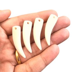 PINGENTE DENTE RESINA - 37,5MM X 11,4MM - C/4